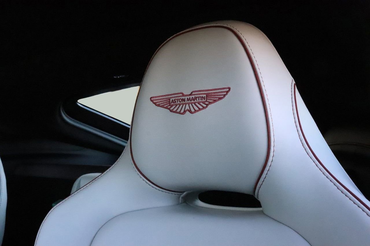 Used 2026 Aston Martin V8 Vantage Coupe image 14