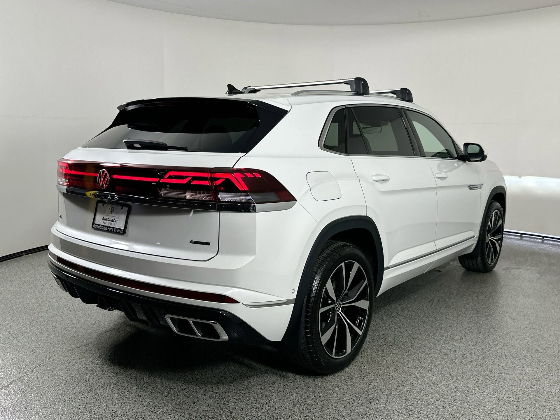New 2026 Volkswagen Atlas Cross Sport SEL Premium R-Line image 4