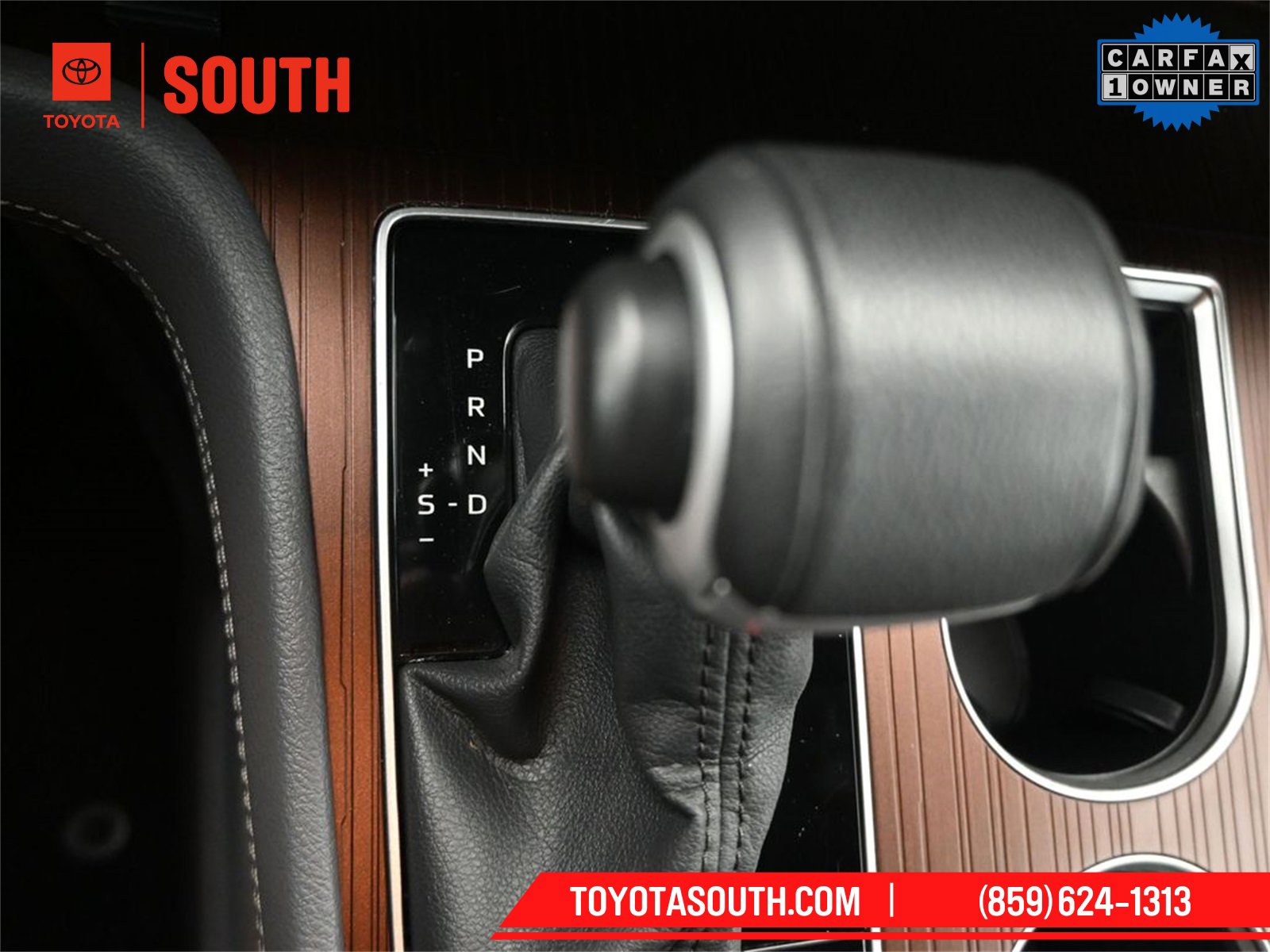 Used 2024 Toyota Sienna XLE image 17