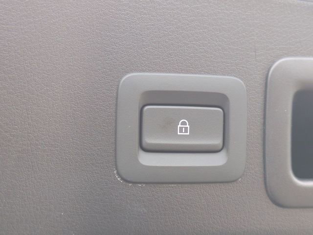 Used 2023 MAZDA MAZDA3 s image 34