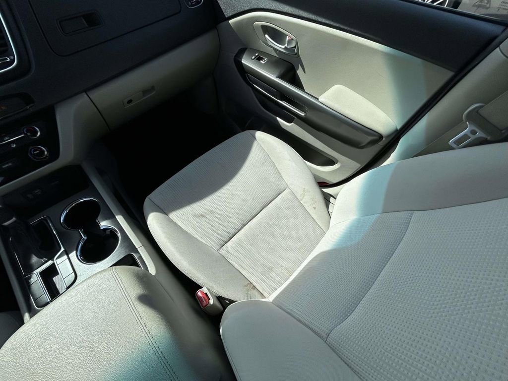Used 2021 Kia Sedona LX FWD image 14