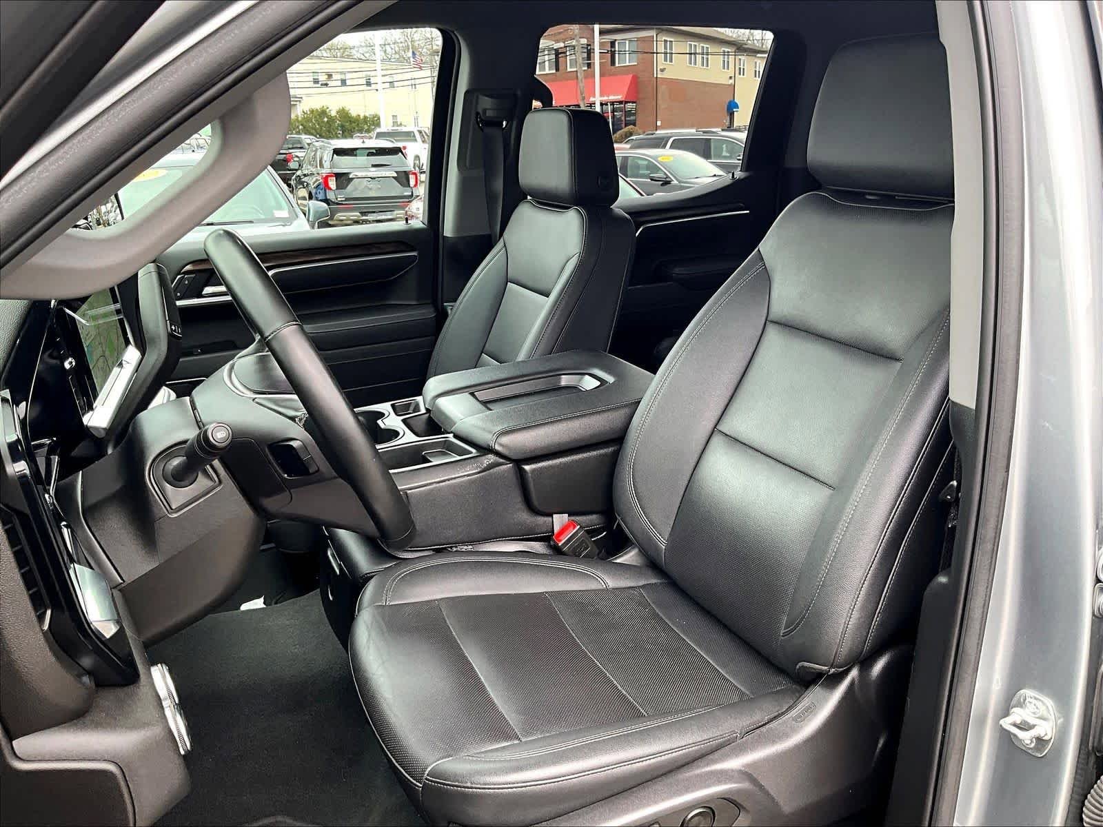 Used 2025 GMC Sierra 1500 SLT AWD/4WD image 10