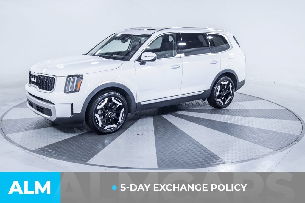 Used 2024 Kia Telluride EX FWD image 3
