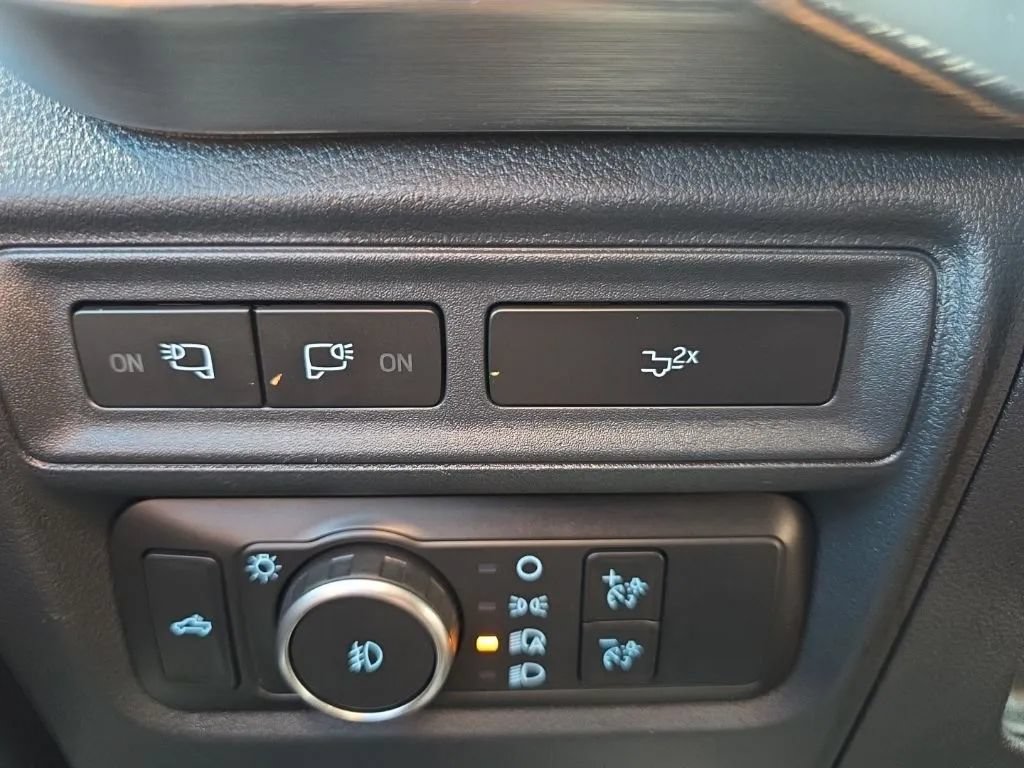 Used 2022 Ford F150 Lariat w/ Equipment Group 502A High AWD/4WD image 36