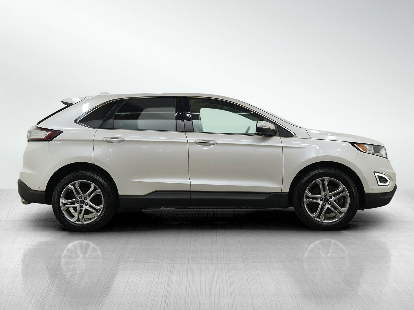 Used 2015 Ford Edge Titanium w/ Equipment Group 302A AWD/4WD image 6