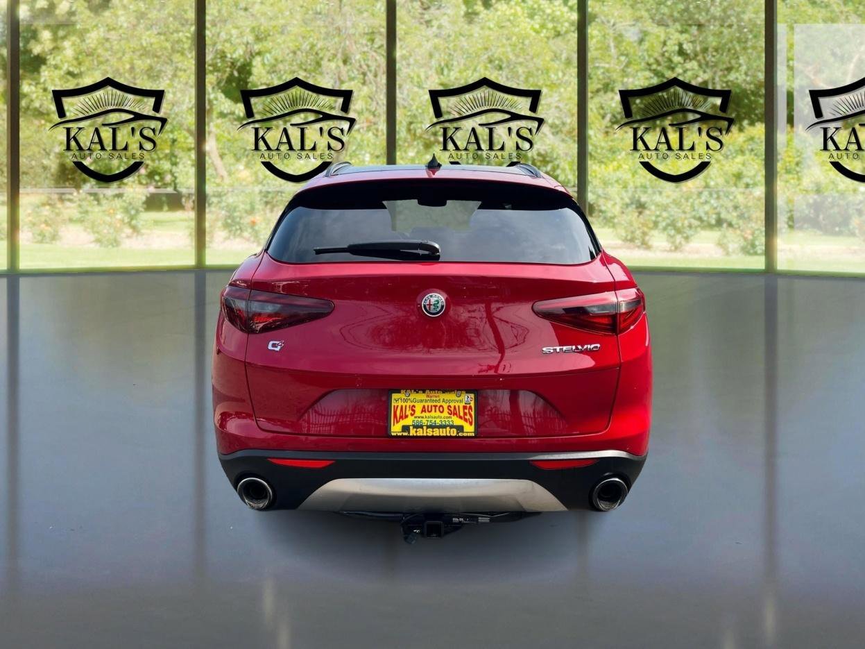 Used 2019 Alfa Romeo Stelvio Ti Sport w/ Quick Order Package 22S Sport AWD/4WD image 6