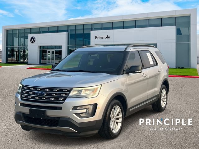 Used 2017 Ford Explorer XLT w/ Equipment Group 201A