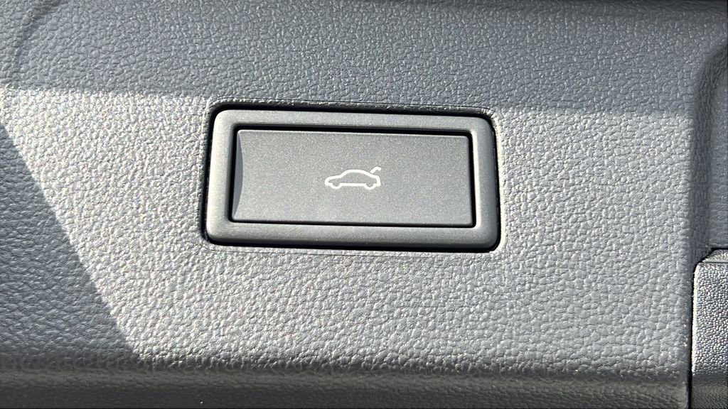 New 2026 Volkswagen Atlas SE image 17