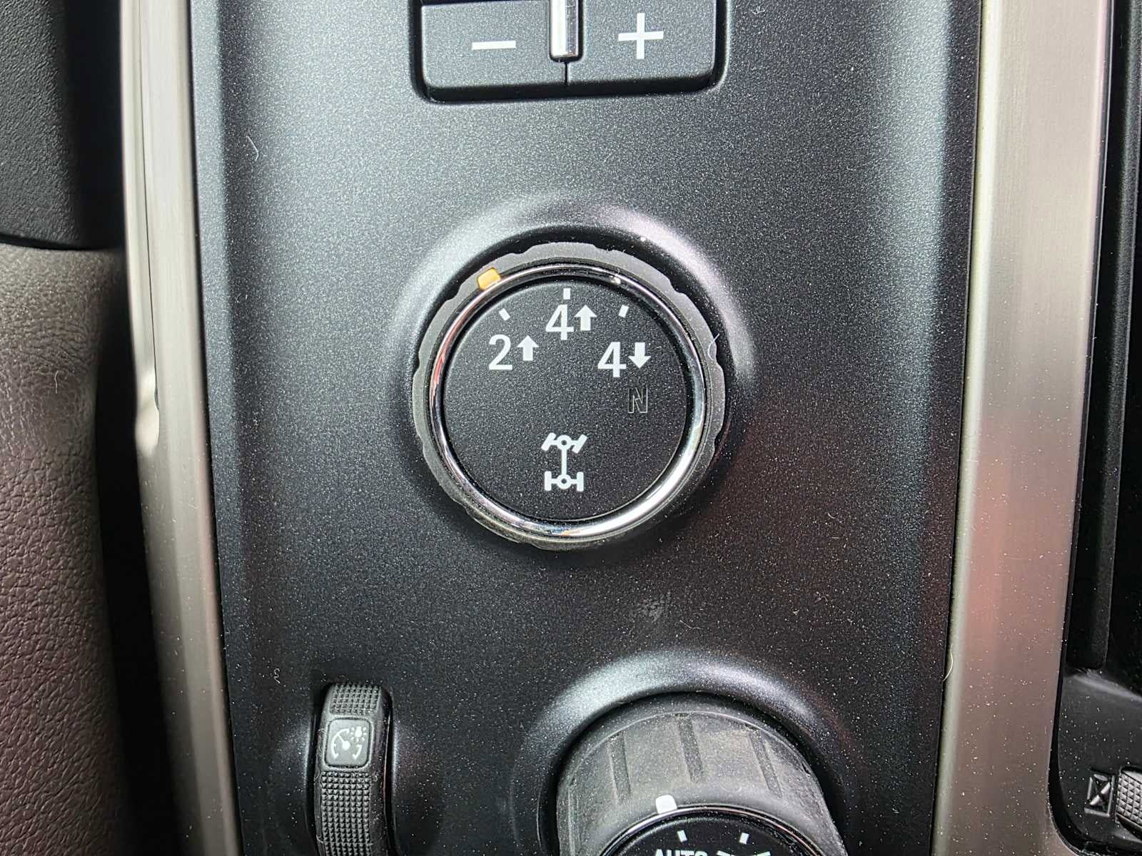 Used 2015 GMC Sierra 3500 Denali AWD/4WD image 23