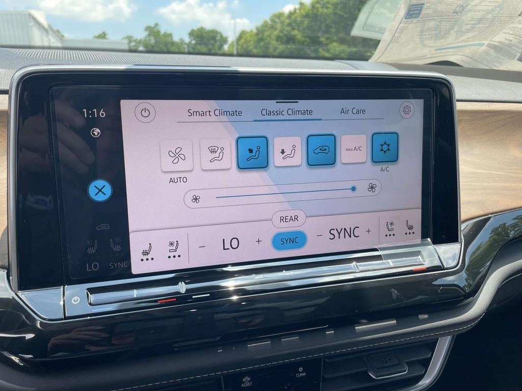 New 2026 Volkswagen Atlas SE FWD image 26
