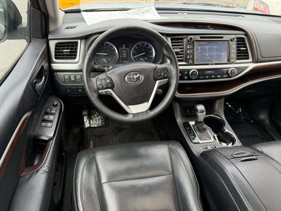 Used 2015 Toyota Highlander Limited AWD/4WD image 15