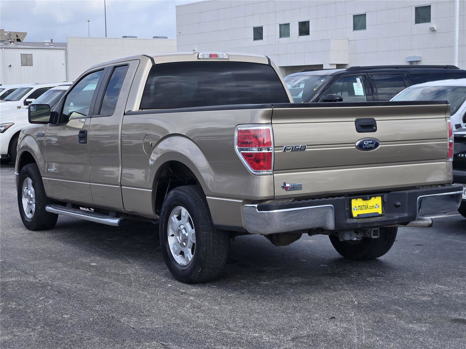 Used 2013 Ford F150 XLT w/ Mid Equipment Group RWD image 6