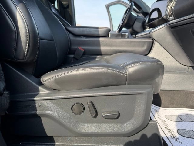 Used 2025 Ford Expedition Platinum w/ Stealth Performance Package AWD/4WD image 44