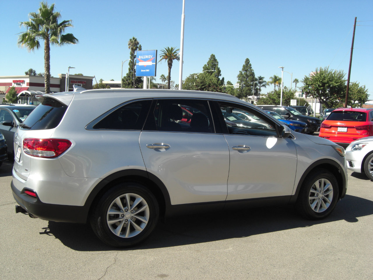 Used 2017 Kia Sorento LX w/ LX Convenience Package image 11