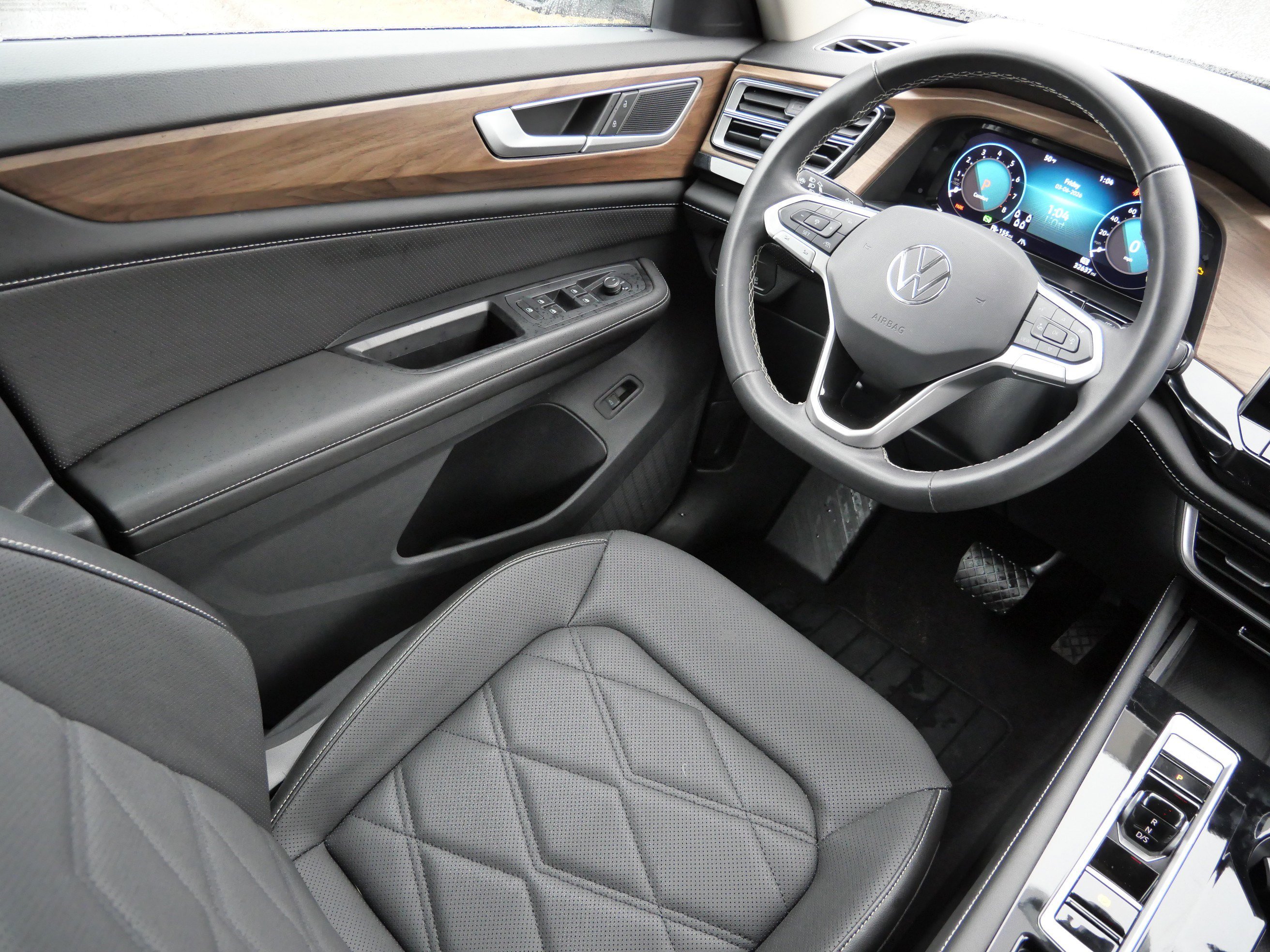 Certified 2024 Volkswagen Atlas SE image 9