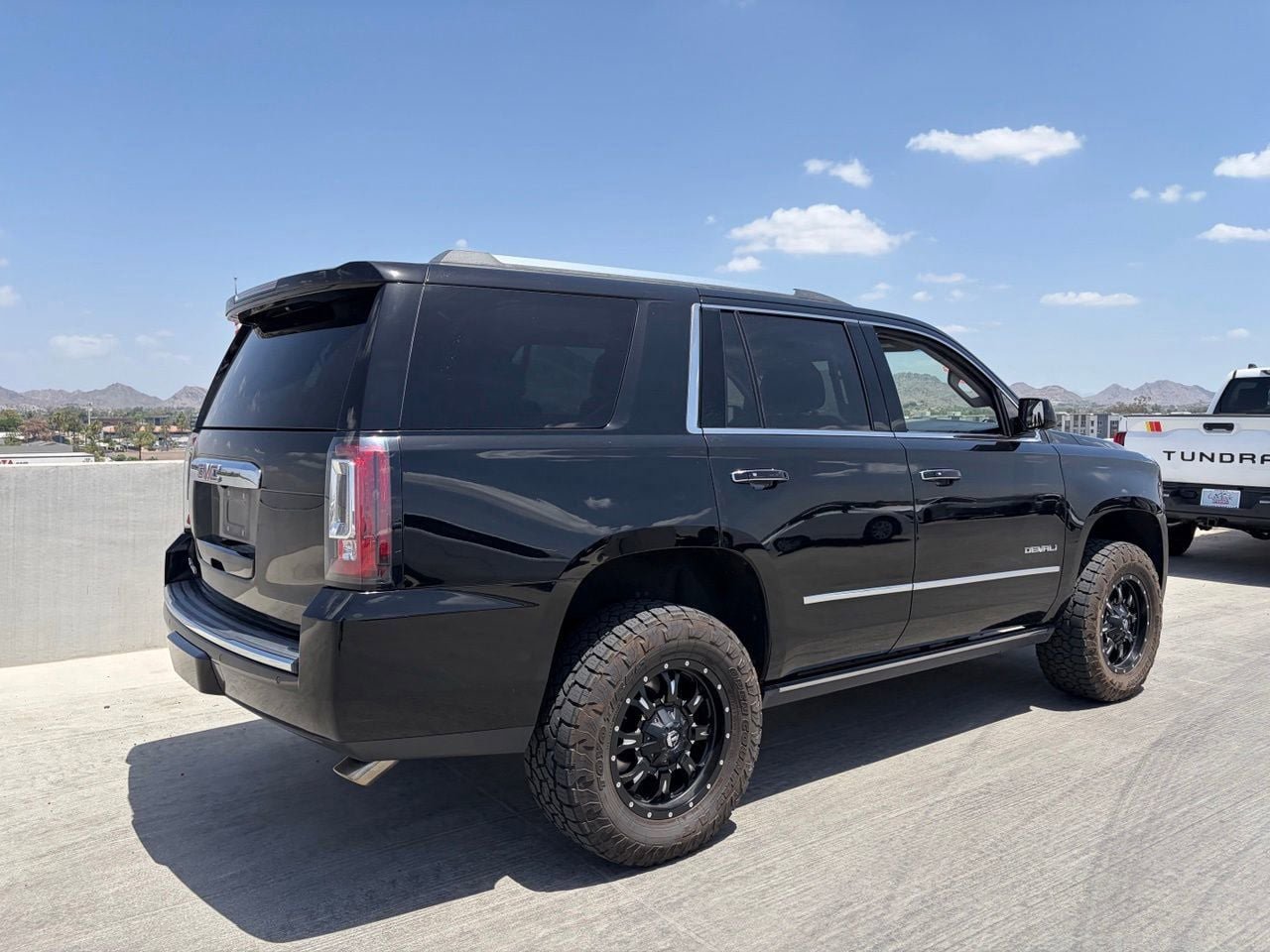 Used 2018 GMC Yukon Denali w/ Open Road Package AWD/4WD image 2