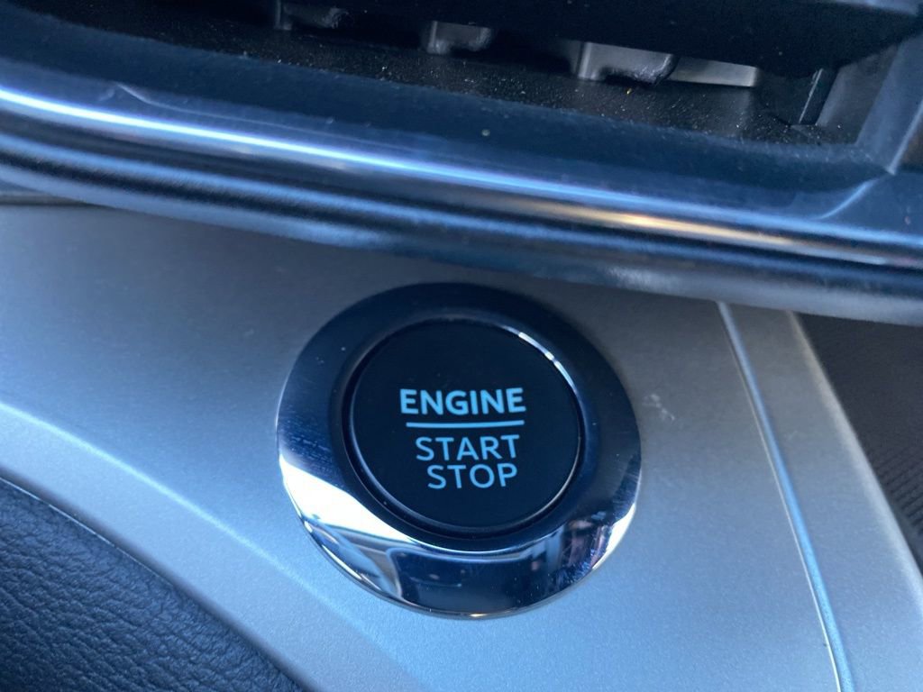 Used 2022 Ford Explorer XLT w/ Equipment Group 202A image 32