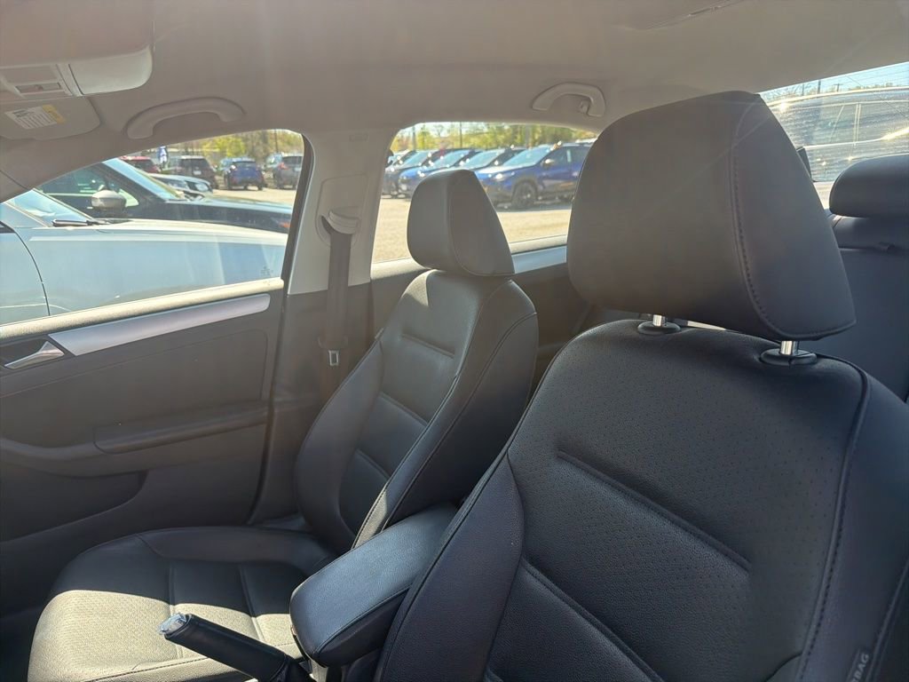 Used 2014 Volkswagen Jetta SE image 9