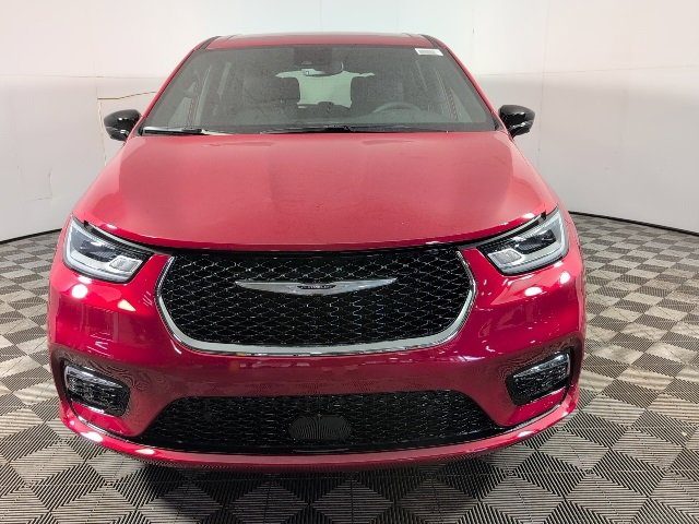 New 2026 Chrysler Pacifica Select image 2