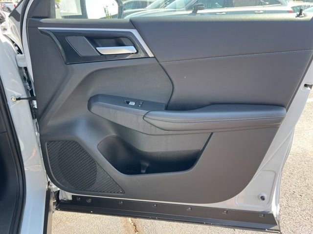 Used 2024 Mitsubishi Outlander SE image 31