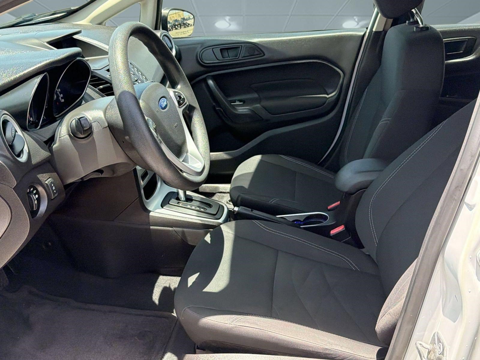 Used 2017 Ford Fiesta SE FWD image 5