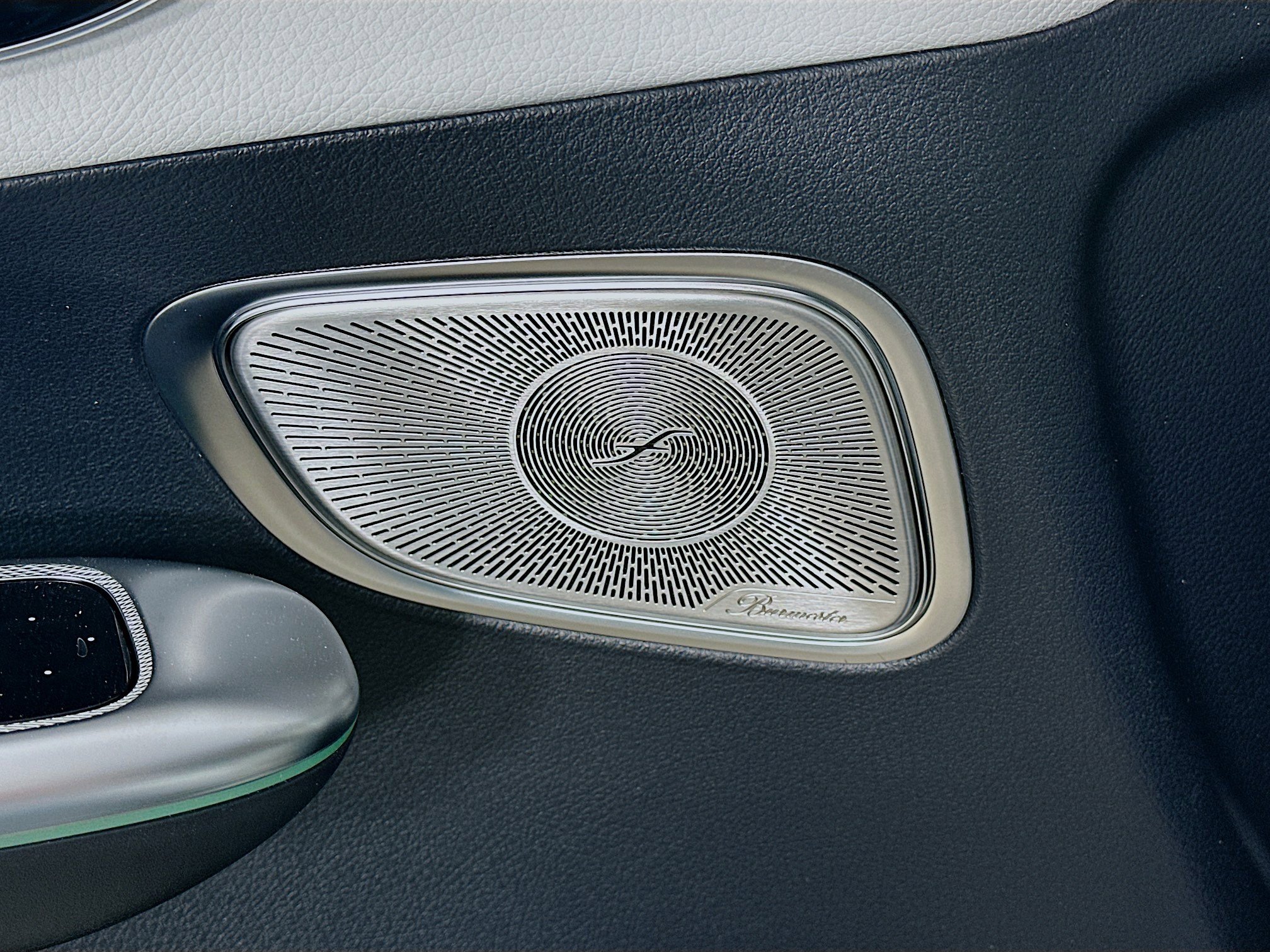 Certified 2025 Mercedes-Benz GLC 350e 4MATIC image 24