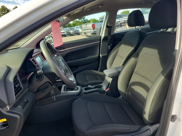 Used 2019 Hyundai Elantra SE w/ Cargo Package FWD image 9