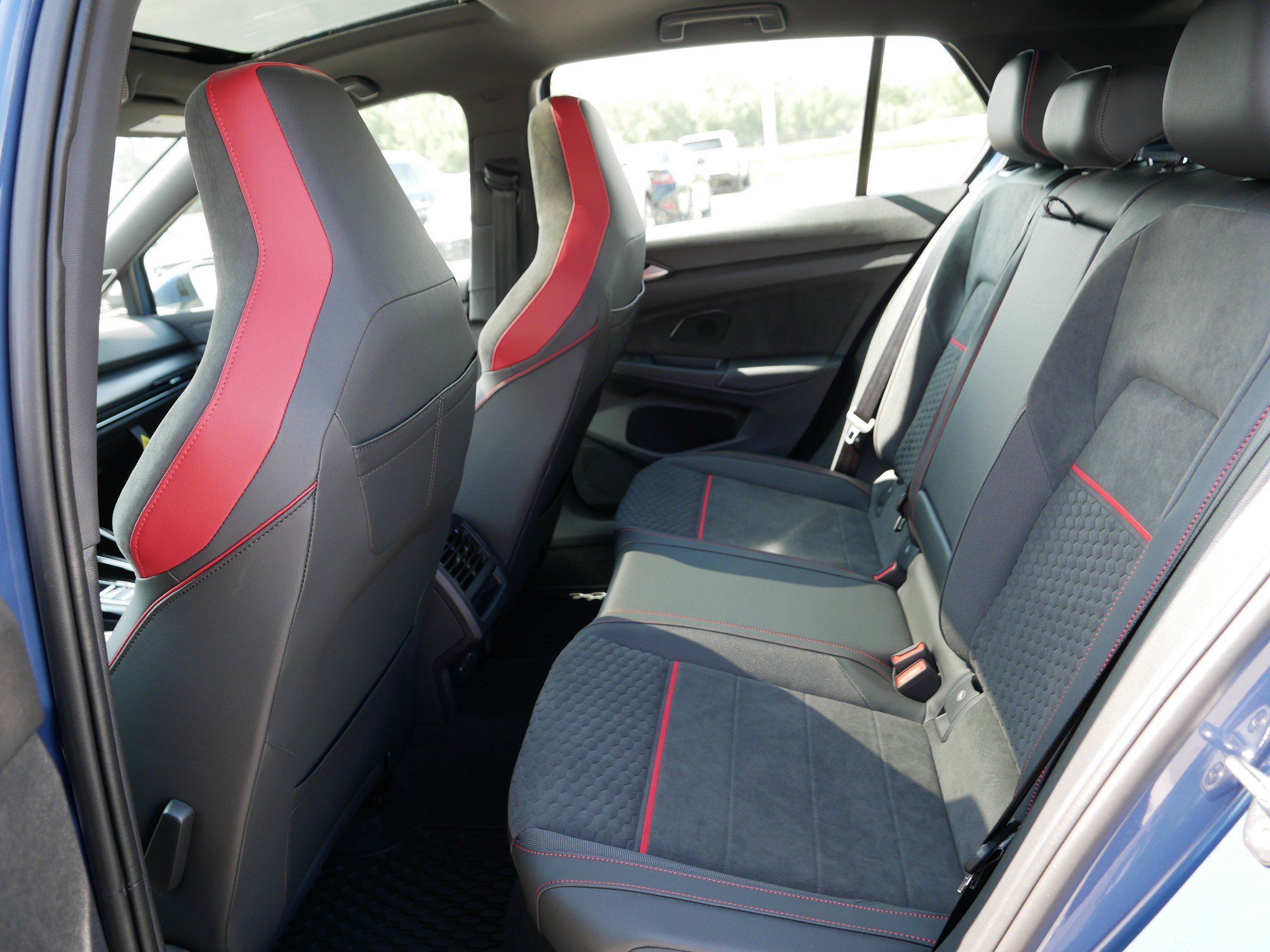 New 2025 Volkswagen GTI SE image 6