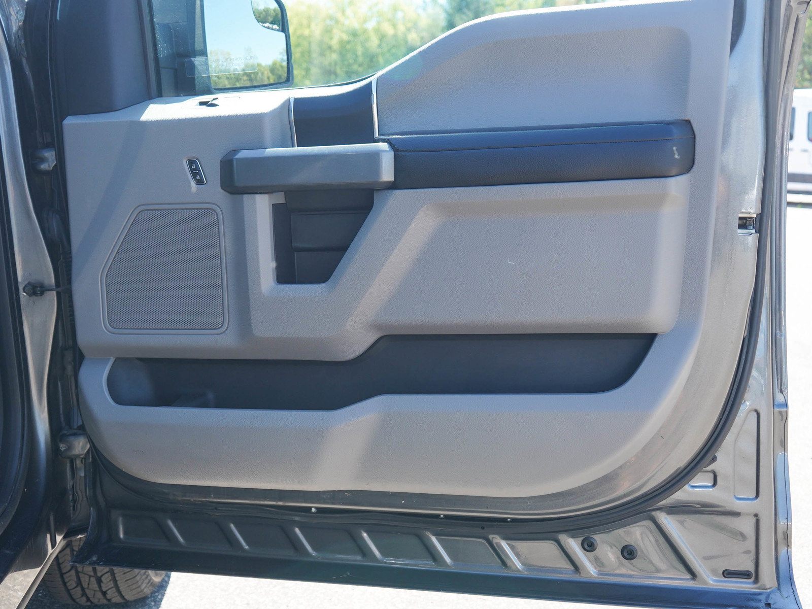 Used 2016 Ford F150 XLT w/ Trailer Tow Package AWD/4WD image 9