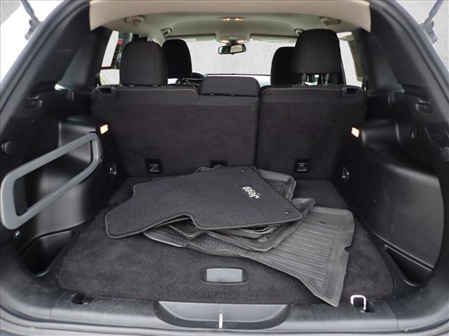 Used 2015 Jeep Cherokee Latitude AWD/4WD image 8
