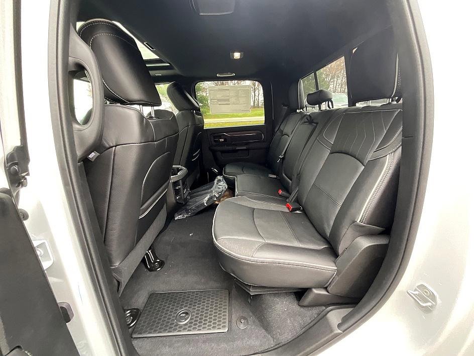 New 2026 RAM 3500 Limited image 32