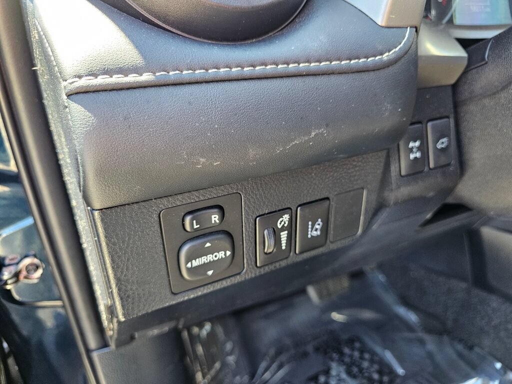 Used 2018 Toyota RAV4 XLE AWD/4WD image 18