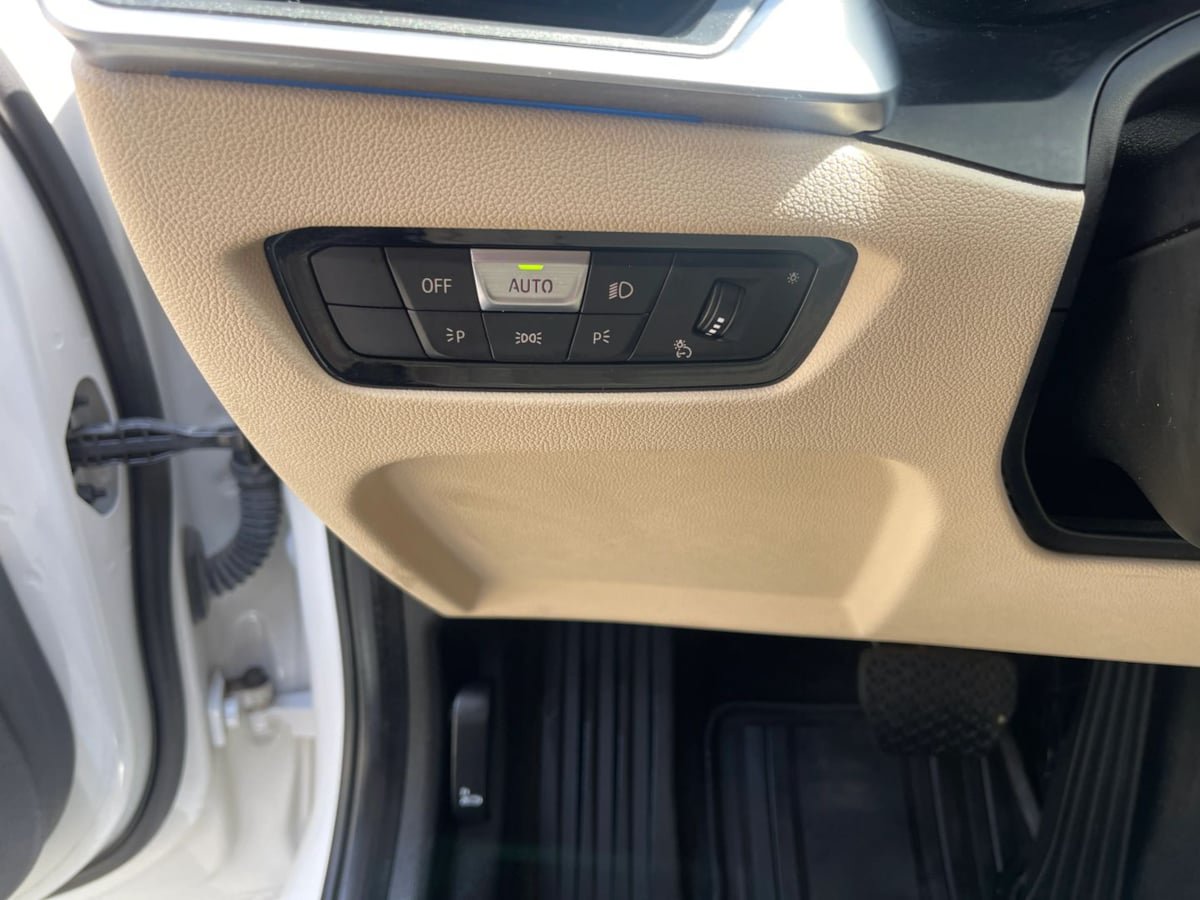 Used 2022 BMW 330e w/ Driving Assistance Package RWD image 23