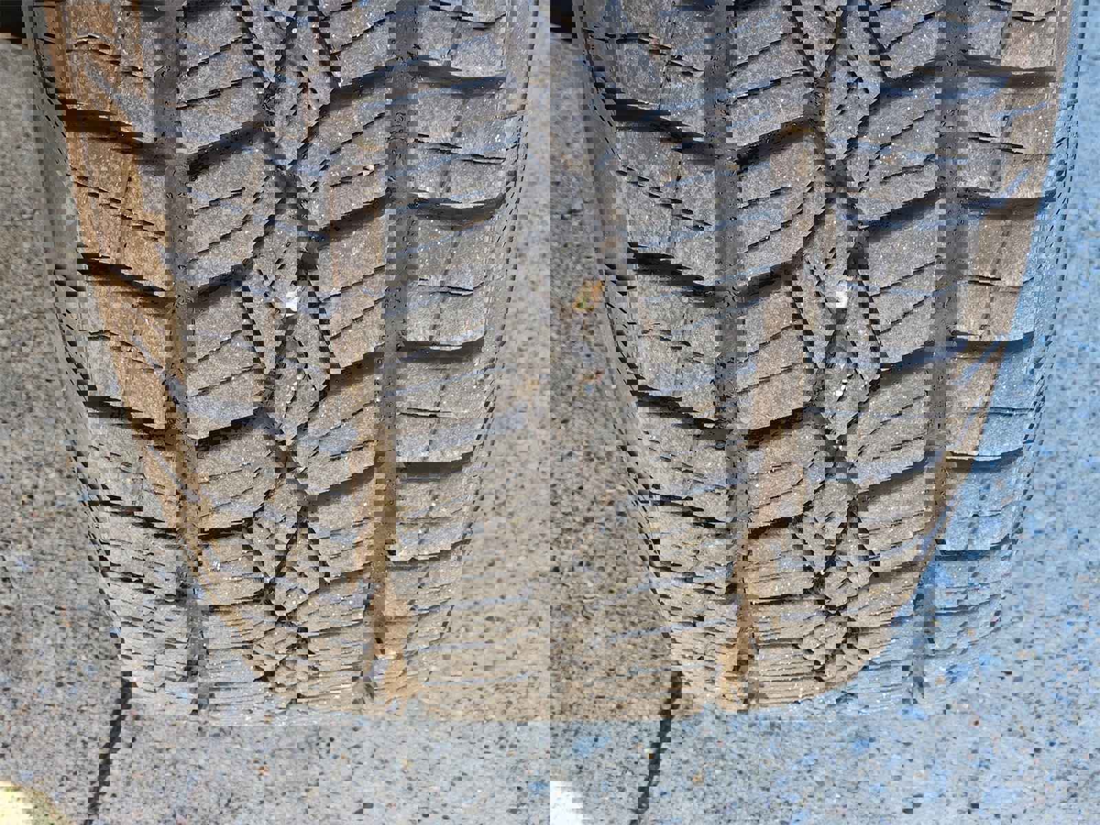 Used 2024 Nissan Titan PRO-4X w/ Pro-4x Convenience Package image 11