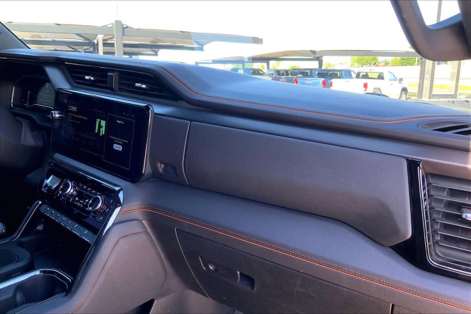 Used 2023 GMC Sierra 1500 AT4 w/ Technology Package AWD/4WD image 18