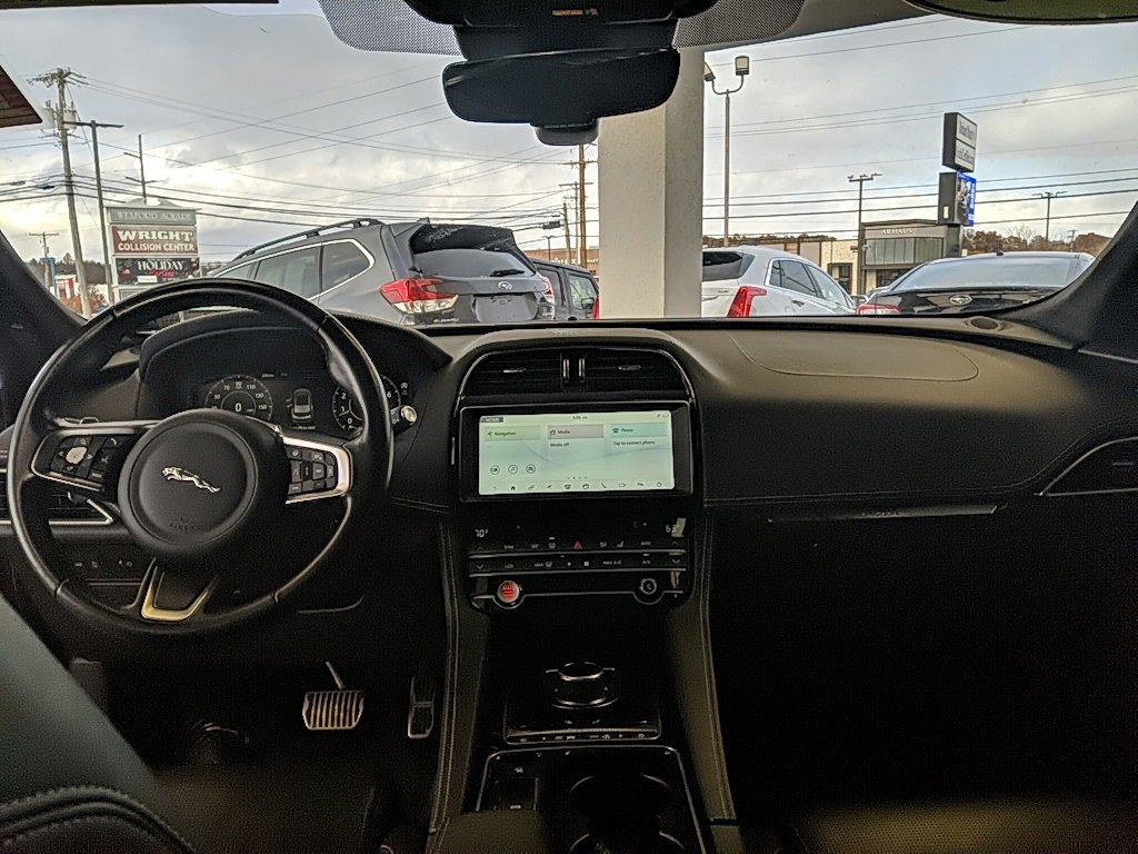 Used 2020 Jaguar F-PACE Checkered Flag image 14