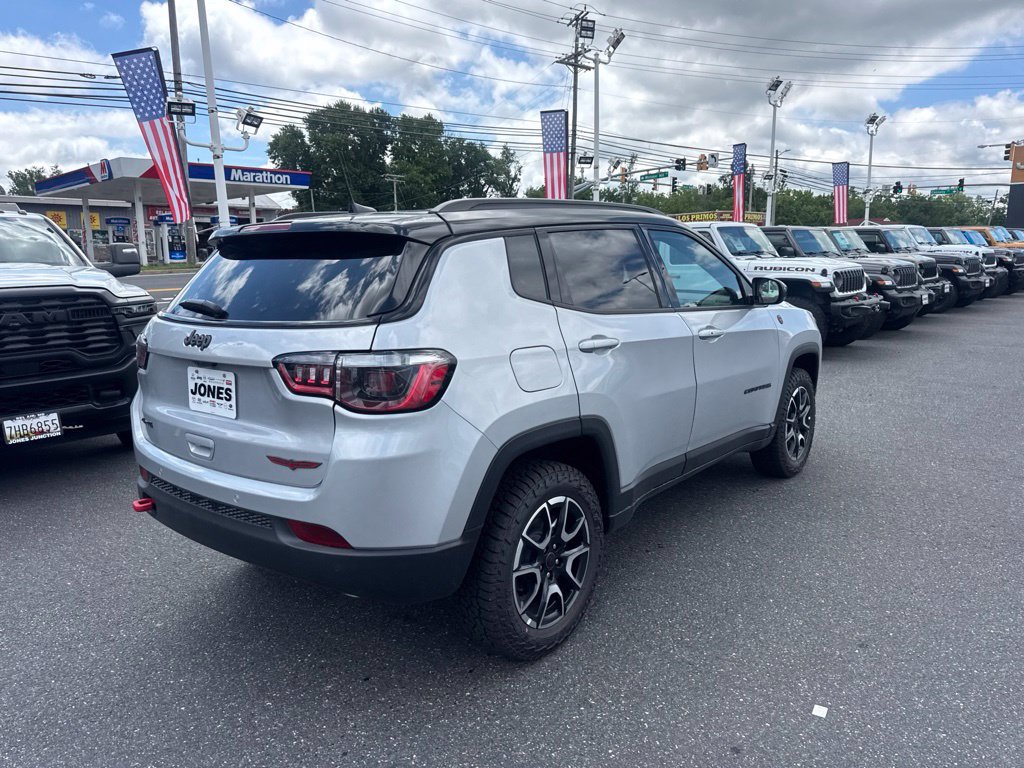 New 2026 Jeep Compass Trailhawk AWD/4WD image 5