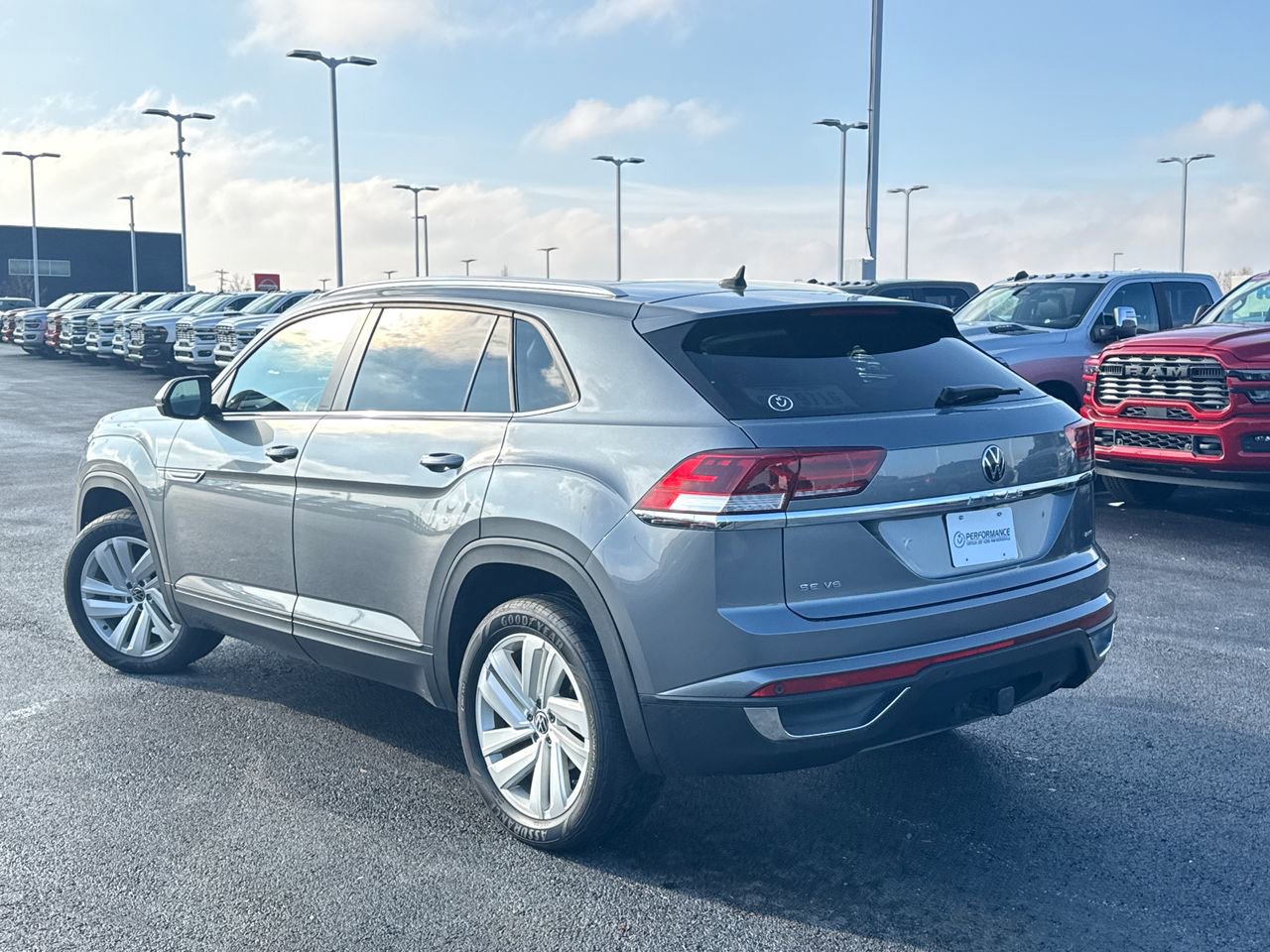 Used 2023 Volkswagen Atlas Cross Sport SE image 5