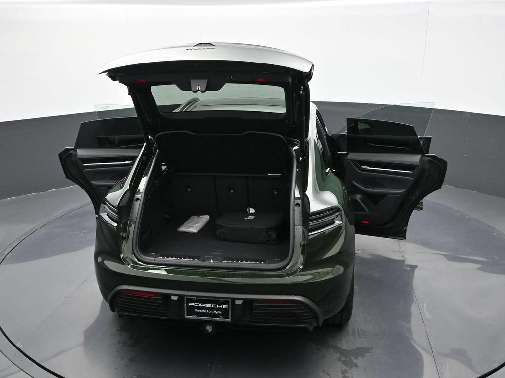 Certified 2025 Porsche Macan Electric RWD image 28