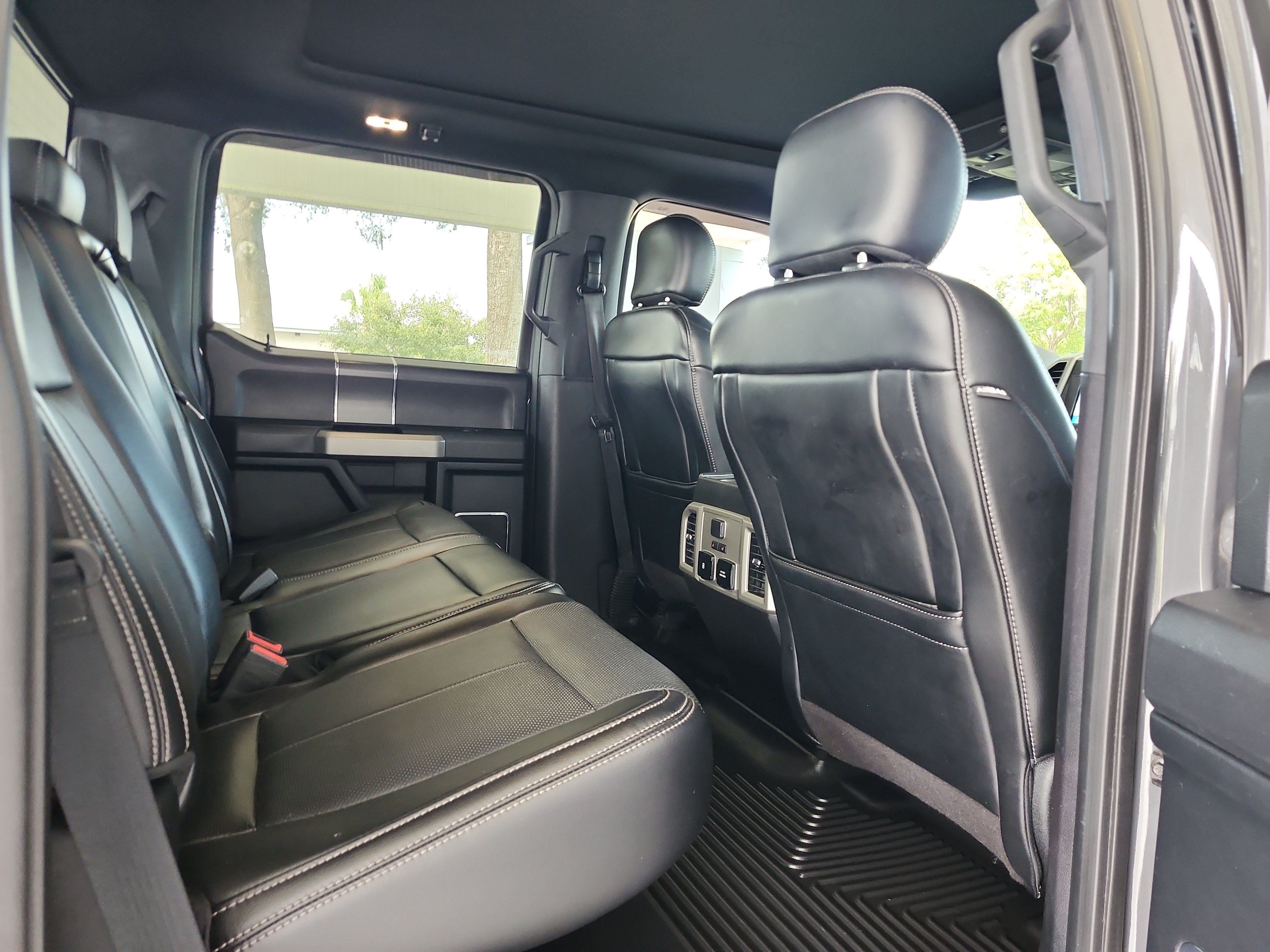 Used 2018 Ford F150 Lariat w/ Equipment Group 502A Luxury AWD/4WD image 20
