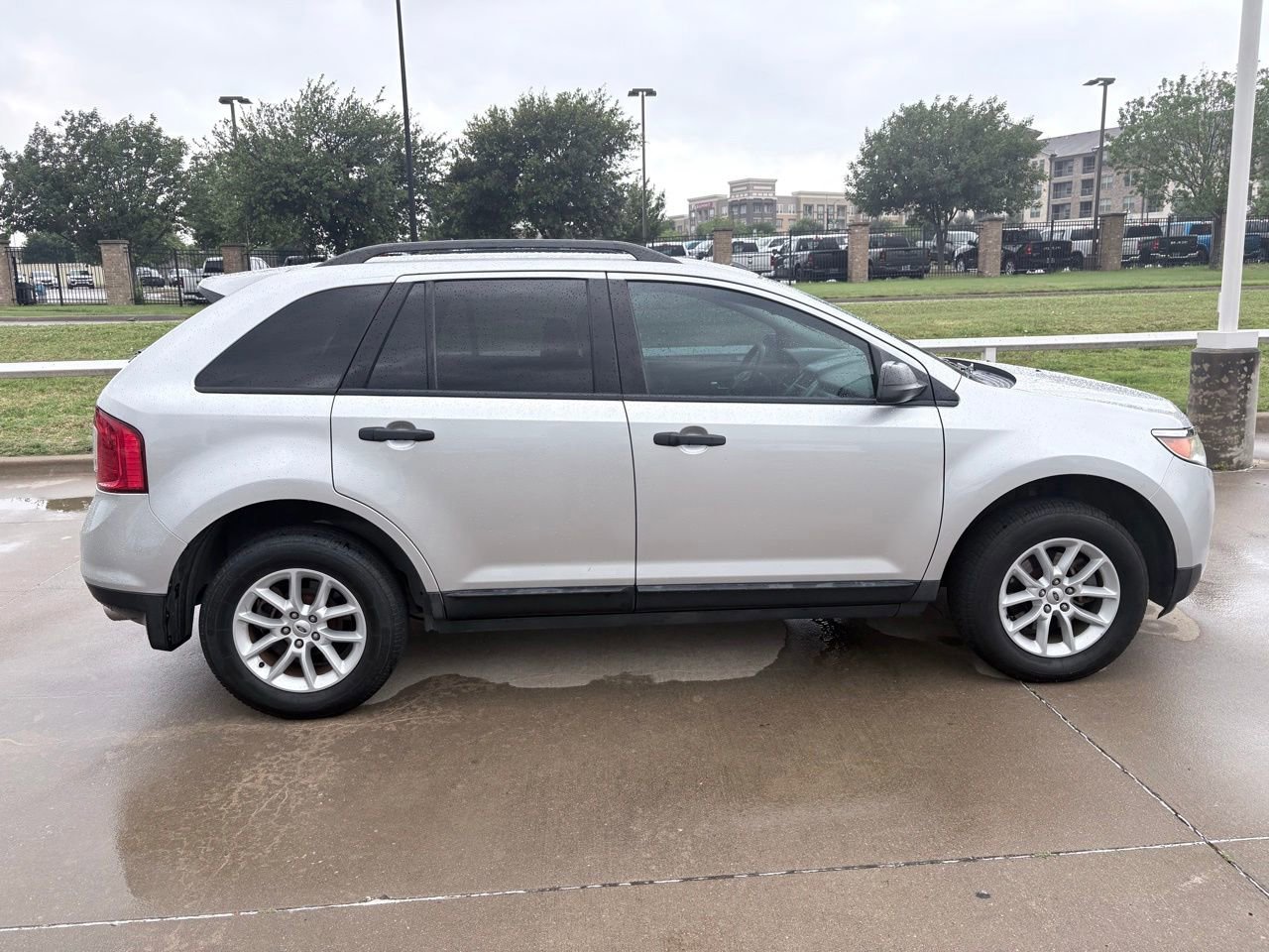 Used 2013 Ford Edge SE FWD image 3