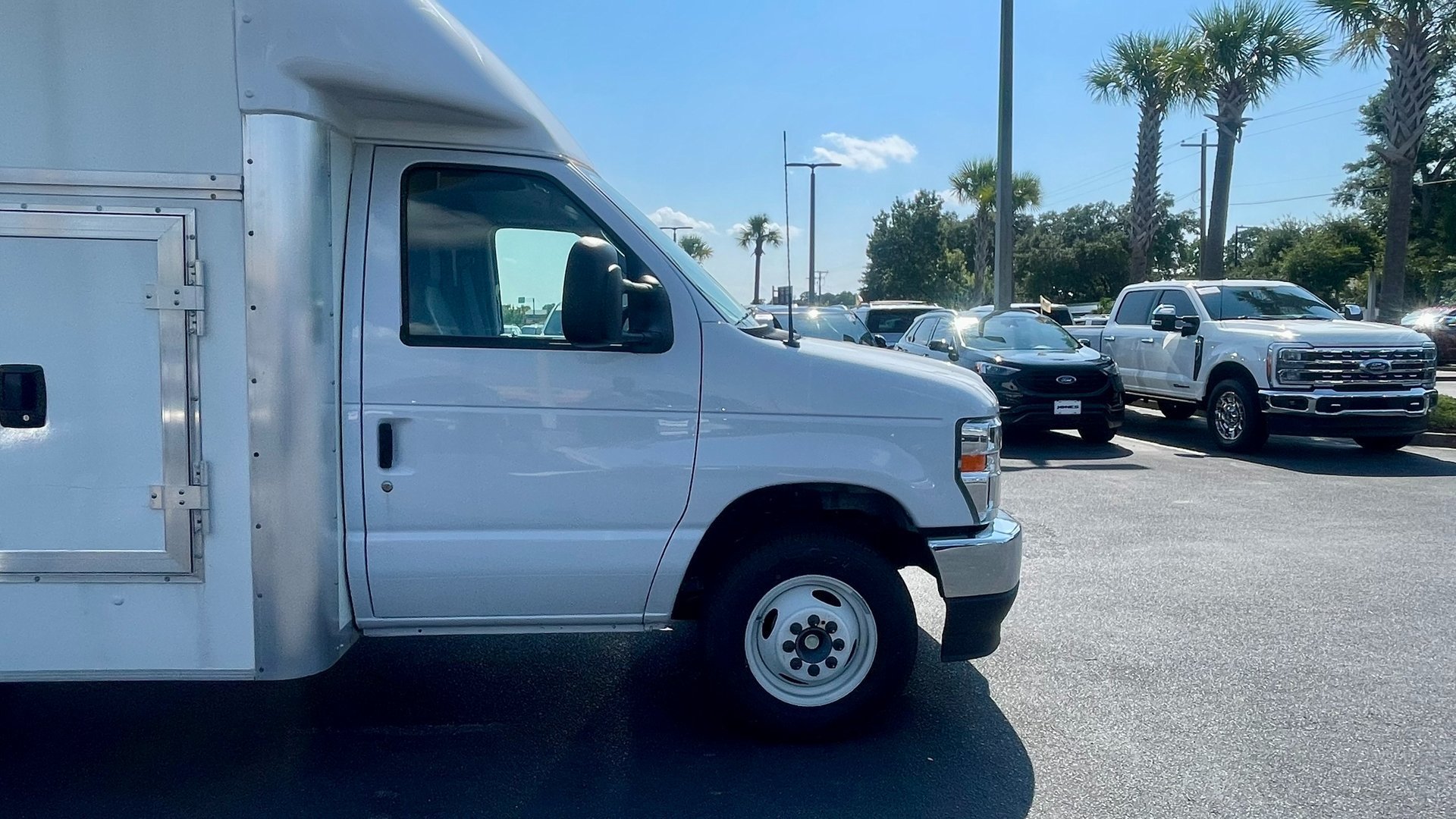 New 2024 Ford E-350 and Econoline 350 Super Duty w/ Power Windows & Locks Group RWD image 3