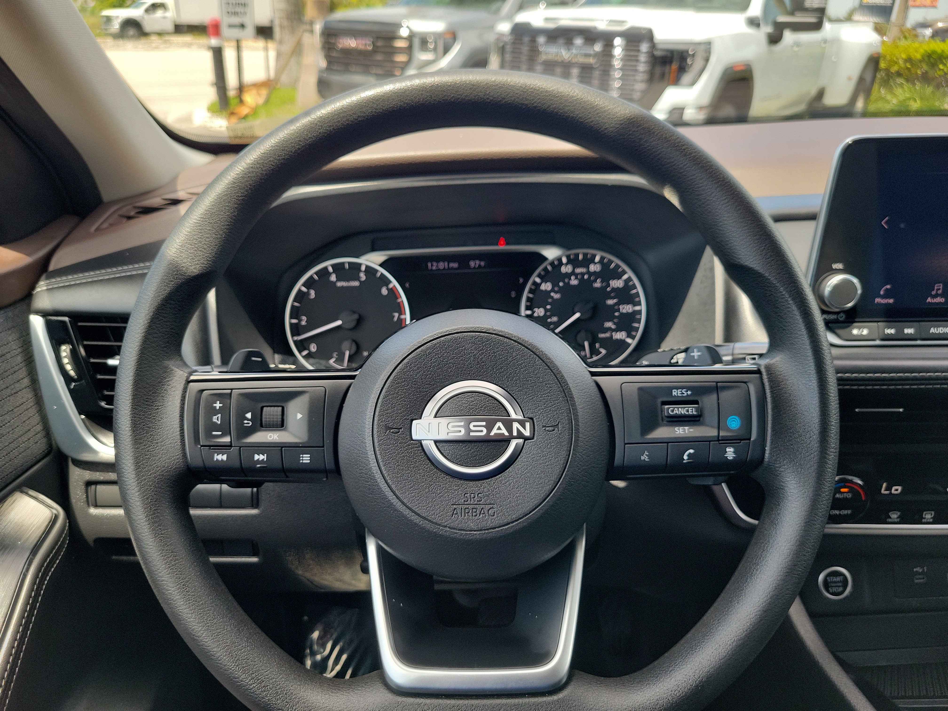 Used 2022 Nissan Rogue SV FWD image 18