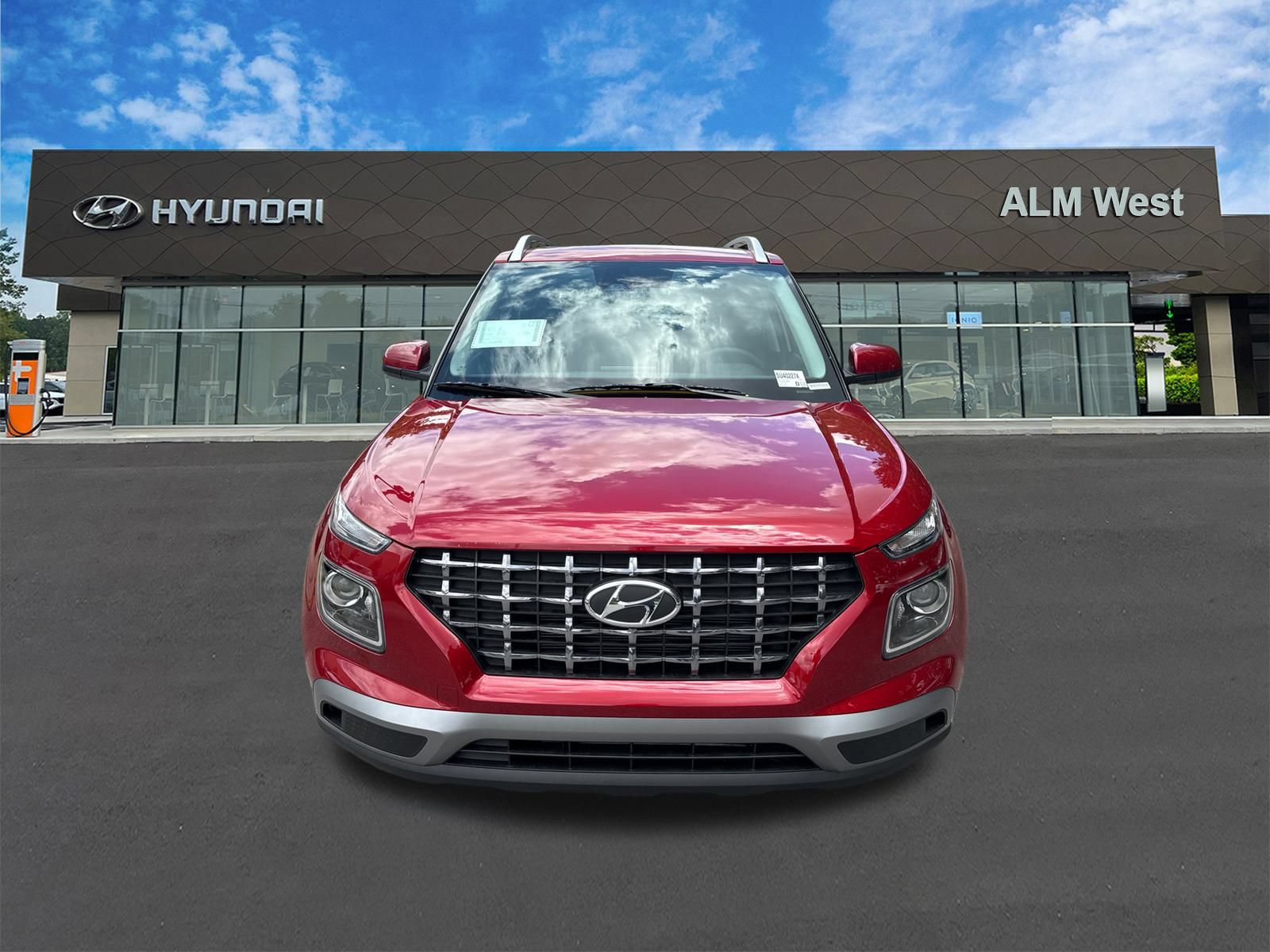 Used 2025 Hyundai Venue SEL FWD image 2