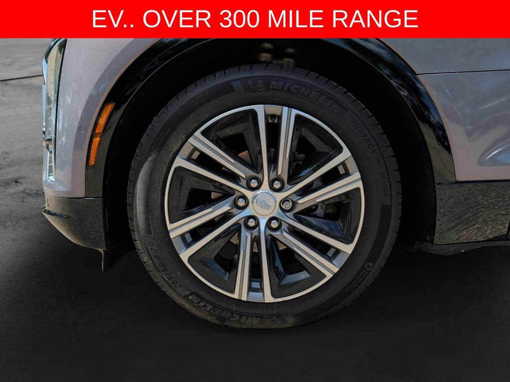 Used 2024 Cadillac Lyriq Luxury w/ LPO, Floor Liner Package AWD/4WD image 8