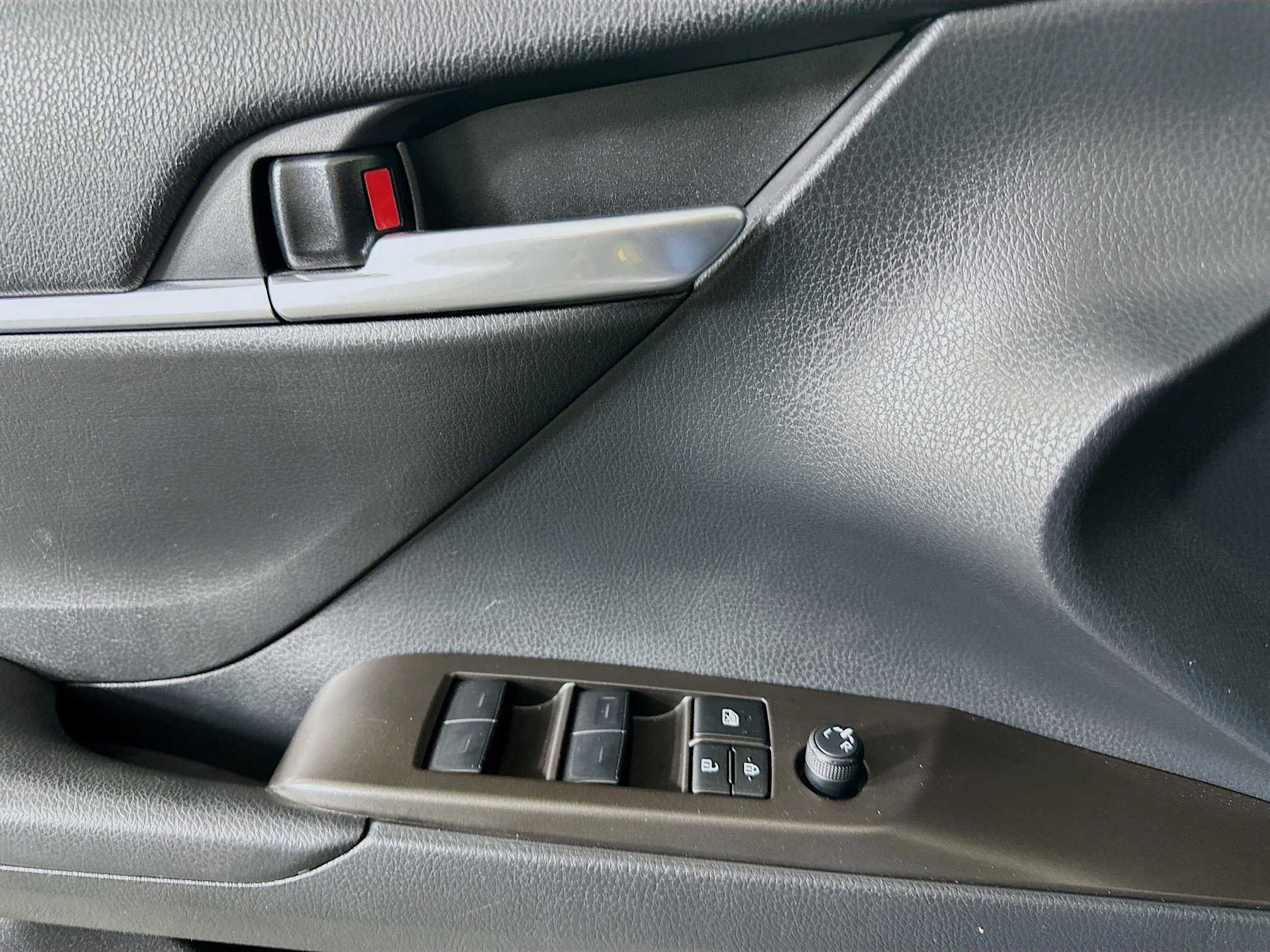 Used 2023 Toyota Camry SE image 15