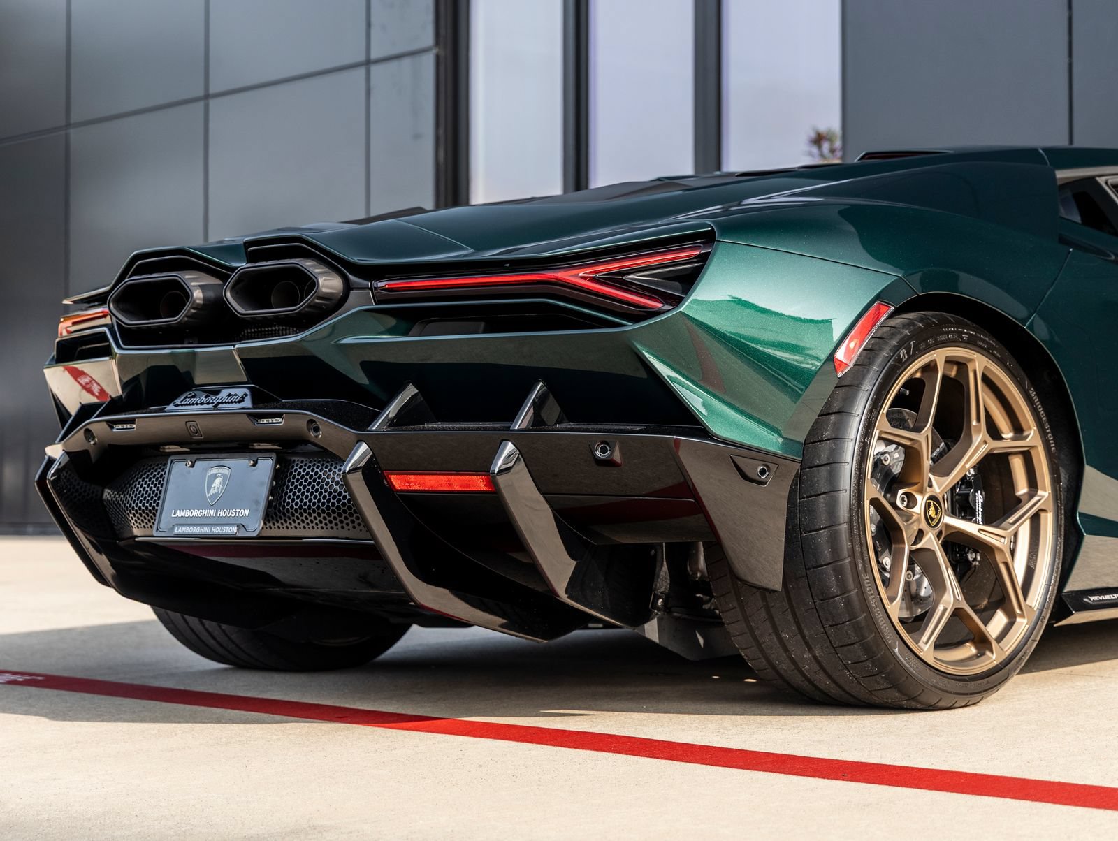 Used 2025 Lamborghini Revuelto AWD/4WD image 10