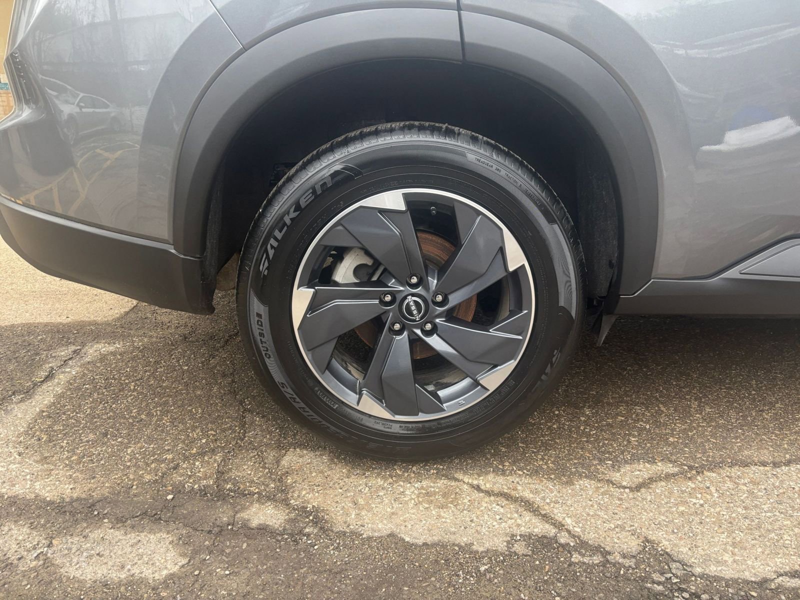 Used 2025 Nissan Rogue SV image 32