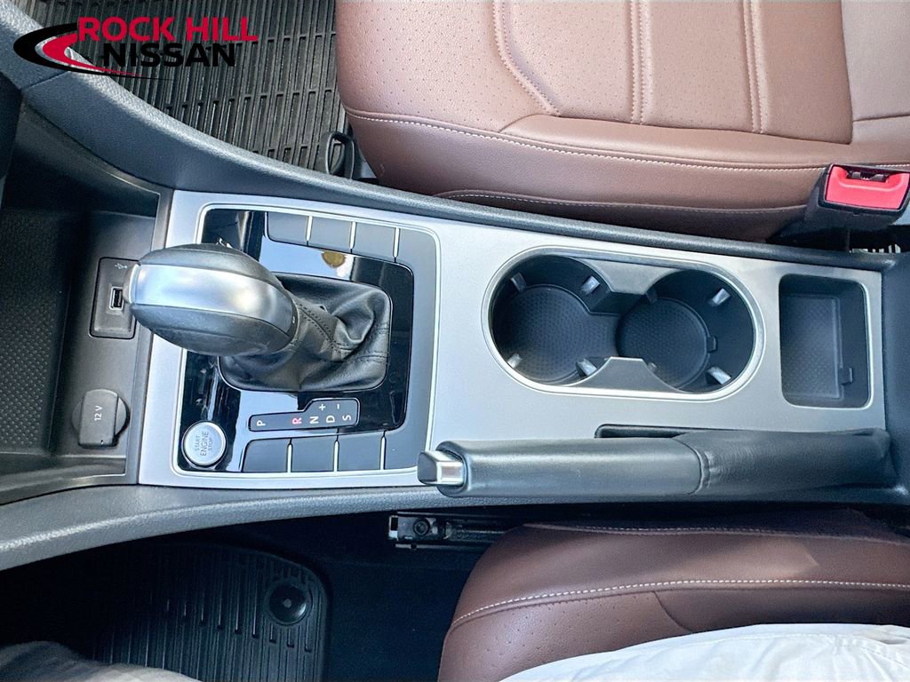 Used 2021 Volkswagen Passat 2.0T SE image 23