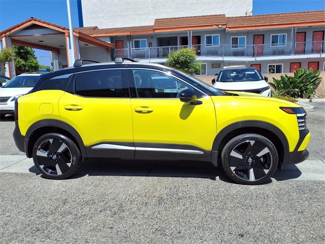 New 2026 Nissan Kicks SR image 4